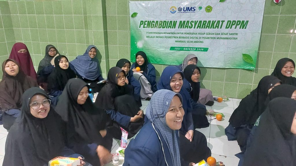 Tim Pengabdian Masyarakat Universitas Muhammadiyah Surakarta (UMS) kembali menyelenggarakan sosialisasi kesehatan dengan topik “Penyakit yang Sering Terjadi di Pesantren dan Langkah Pencegahannya”. Kegiatan ini dalam rangka melaksanakan Tri Dharma Perguruan Tinggi pada bidang pengabdian kepada masyarakat.