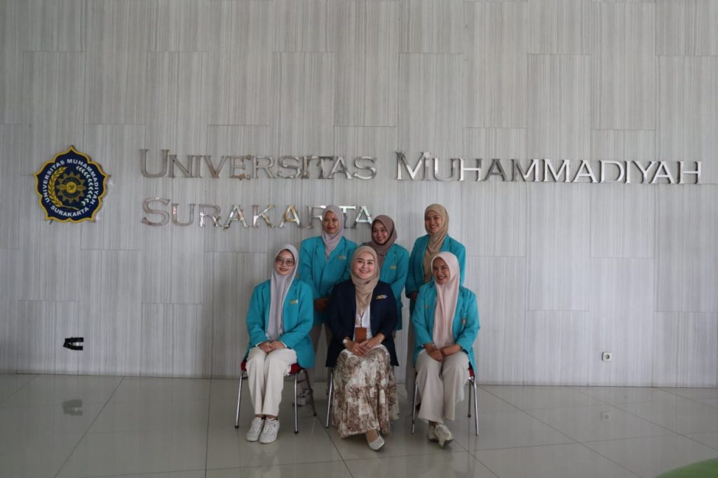 Tim PKM-PM UMS Bikin Program Tari Maumere untuk Anak Down Syndrome