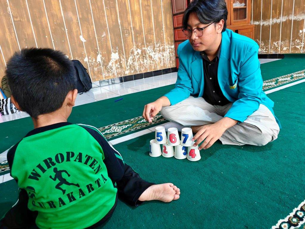 Mahasiswa UMS Kembangkan “Menara Focus”, Bantu Siswa Slow Learner