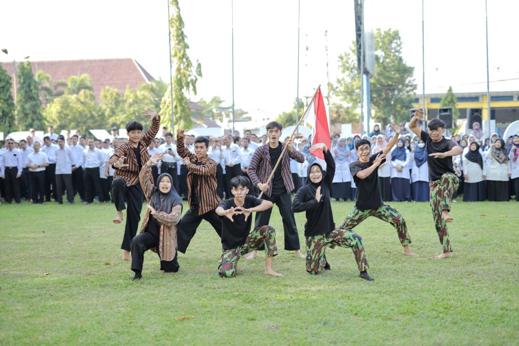 UMS Gelar Upacara HUT RI dengan Rangkaian Parade Prestasi Mahasiswa