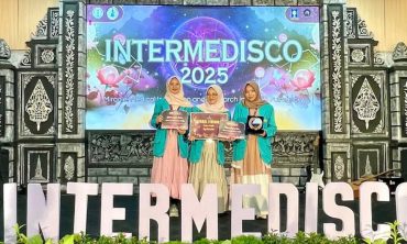 Mahasiswa FK UMS Raih Juara Favorit Poster Publik di Intermedisco 2025