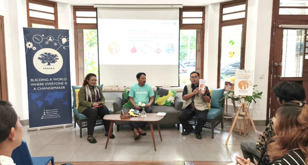 Ashoka dan Eco Bhinneka Muhammadiyah Luncurkan Buku “Spiritual Changemakers…”