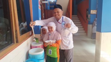 Makan Bergizi dan M1Smart Card Wujudkan Siswa Berintegritas di SD Muhammadiyah 1 Solo
