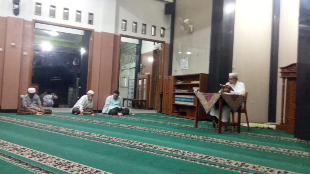 Pengajian Rutin di Masjid Al-Ikhlas Tipes, Bahas Tujuh Golongan yang Mendapat Syafaat