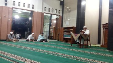 Pengajian Rutin di Masjid Al-Ikhlas Tipes, Bahas Tujuh Golongan yang Mendapat Syafaat