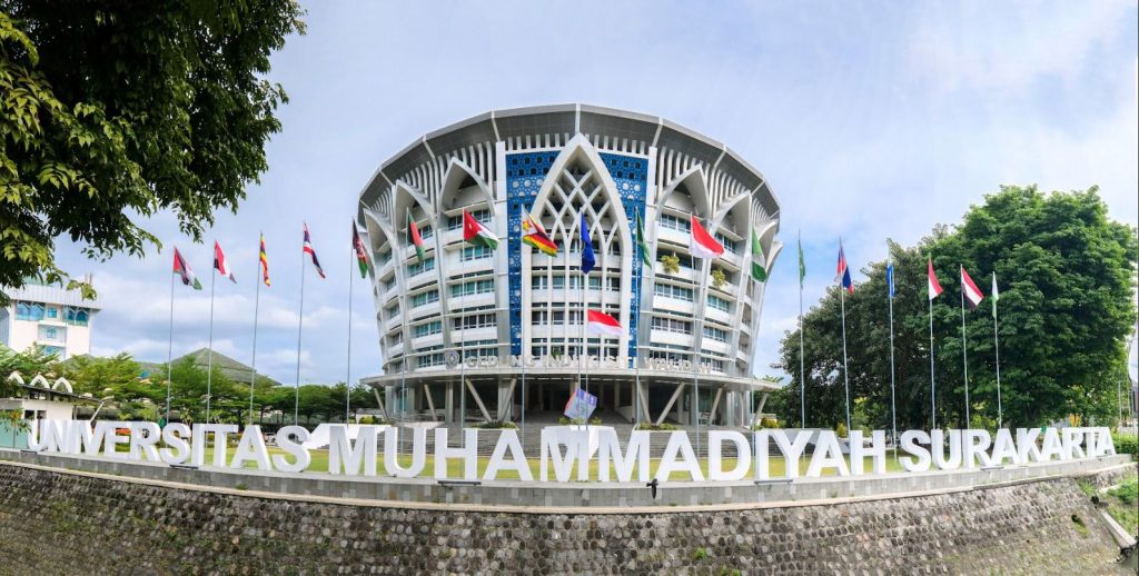 FEB UMS Lepas 337 Calon Alumni, Tekankan Integritas dan Totalitas Kerja