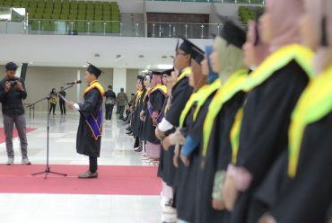 Rektor UMS Tegaskan Wisudawan Harus Menjadi Lulusan Berdampak