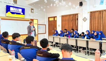 SMP Muhammadiyah PK Gelar One Day with Native, Siswa ICP Belajar Bahasa Inggris dengan Penutur Asli