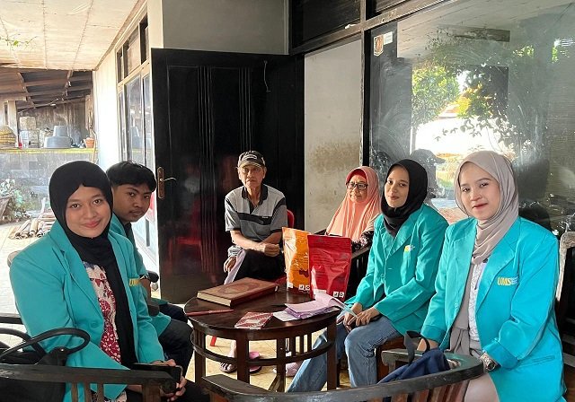Dorong Produktivitas UMKM, Tim PKM-PI UMS Kembangkan Meja Inovatif