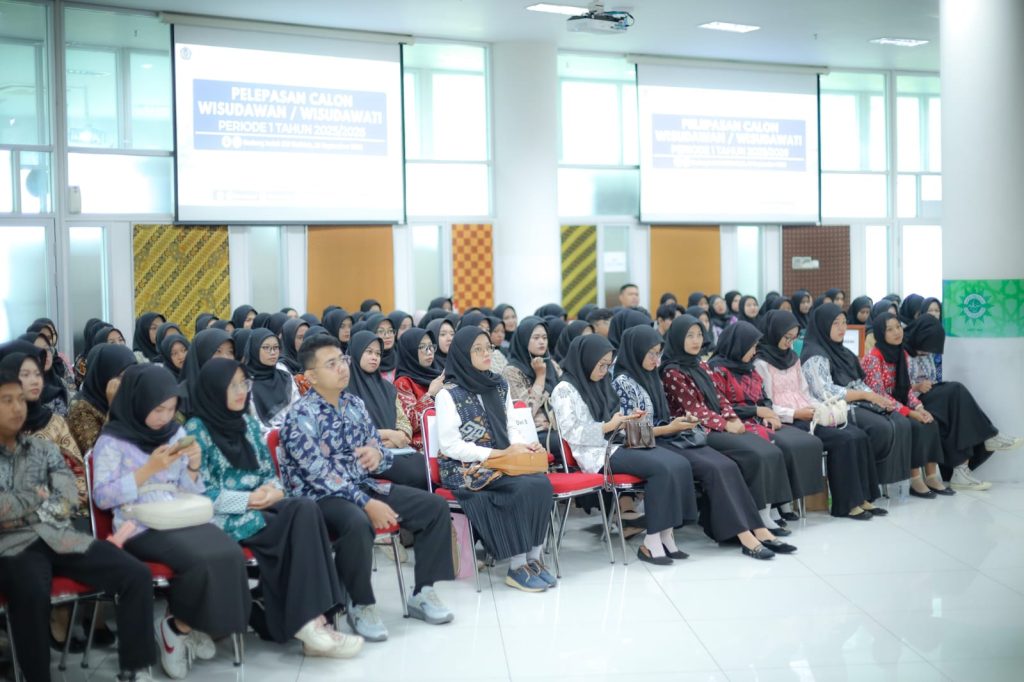 Fakultas Ilmu Kesehatan (FIK) Universitas Muhammadiyah Surakarta (UMS) menggelar pelepasan calon wisudawan/wisudawati periode 1 tahun 2025/2026 di Ruang Seminar Lantai 7 Gedung Induk Siti Walidah UMS. Pada periode ini, FIK UMS melepas 176 calon alumni.