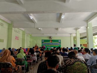 PCM Laweyan Gelar Pengajian Bermuhammadiyah, Prof. Harun Tekankan Nilai Syukur
