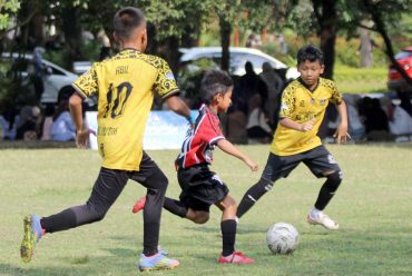Milad Ketujuh RSGM Soelastri UMS Diramaikan Turnamen Sepak Bola Mini Tingkat SD