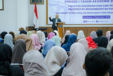 Kukuhkan Calon Wisudawan FKIP, Rektor UMS Tekankan “One UMS One ID One Cakap Berdampak”