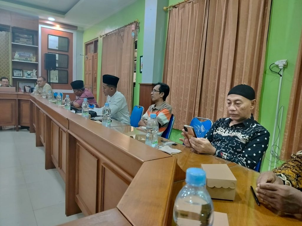 Azhari: Jalan Keluarnya Kerja Berjemaah…