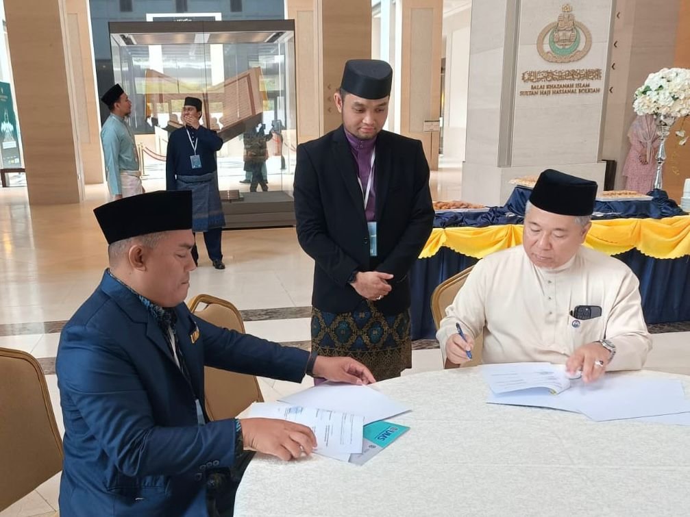 Universitas Muhammadiyah Surakarta (UMS) kembali memperluas jejaring kerja sama internasional melalui penandatanganan Memorandum of Understanding (MoU) dengan Universiti Islam Sultan Sharif Ali (UNISSA) Brunei Darussalam.