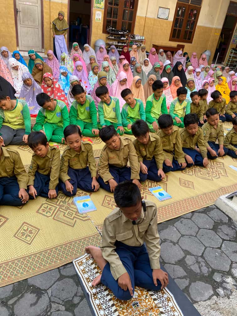 Zikir Pagi dan Salat Dhuha Rutin, SD Muhammadiyah 3 Solo Tumbuhkan Karakter Spiritual Sejak Dini