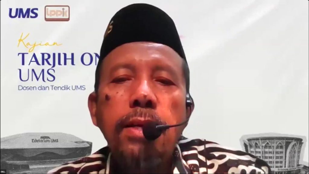 Universitas Muhammadiyah Surakarta (UMS) kembali menggelar Kajian Tarjih secara daring dengan menghadirkan Imron Rosyadi sebagai narasumber. Dalam kajian kali ini, pembahasan difokuskan pada tema hukum mempercepat salat dengan alasan meringankan jemaah, yang kerap terjadi di tengah masyarakat.
