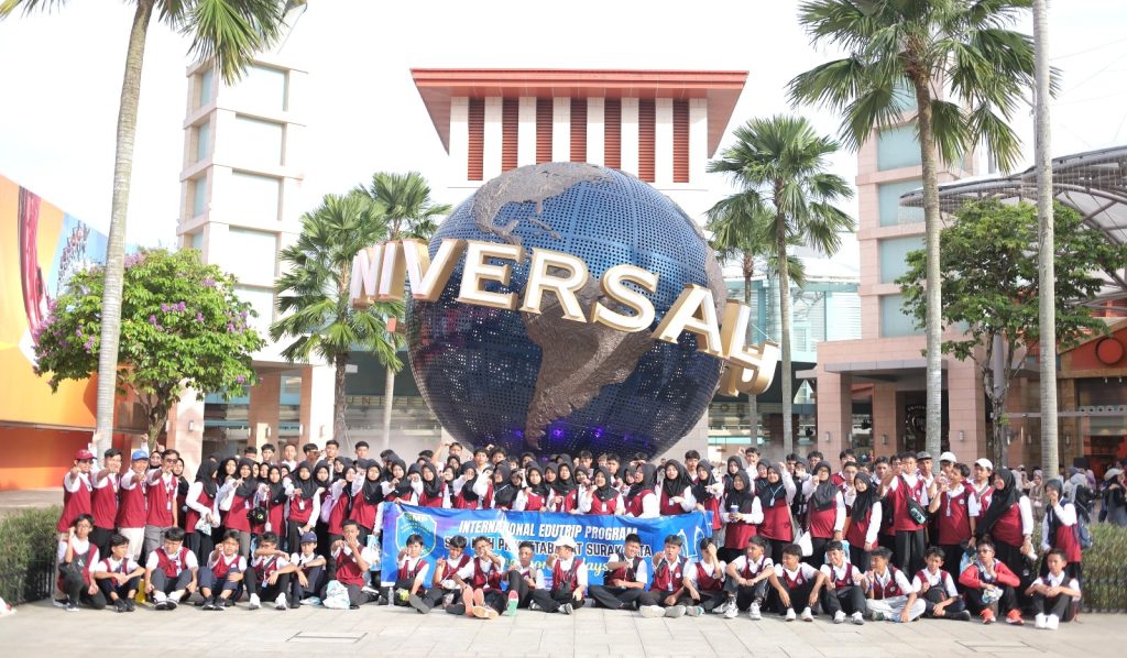 Sebanyak 119 Siswa SMP Muhammadiyah PK Kottabarat Ikuti Edutrip Internasional ke Singapura dan Malaysia