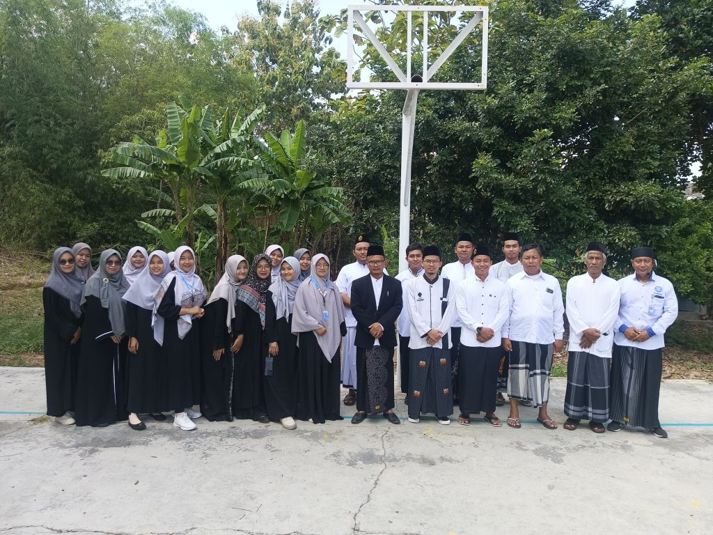 Pondok Pesantren Muhammadiyah Manafi’ul ‘Ulum Canden, Sambi, Boyolali, menggelar Apel Akbar dan Ikrar Santri Indonesia, untuk memperingati Hari Santri Nasional (HSN) tahun 2025, Selasa (21/10/2025).