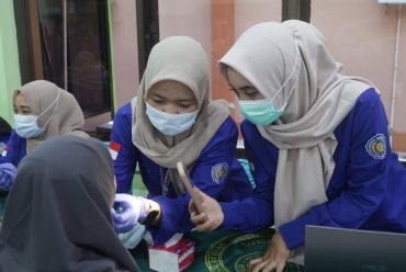 UMS Gelar Bulan Kesehatan Gigi Nasional di Pesantren Assalaam: Cek Gigi Gratis untuk Santri