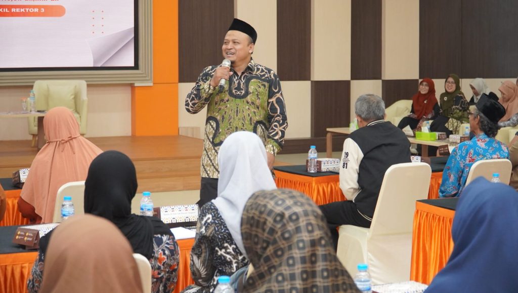 Universitas Muhammadiyah PKU(UM PKU) Solo menggelar Forum  Orang Tua/Wali Mahasiswa Baru UM PKU Solo. Kegiatan bertema ” Membangun Sinergi Bersama Orang Tua Wali dalam Mewujudkan Mahasiswa Berkarakter” digelar di Auditorium lantai 5 kampus setempat, Selasa (2/10/2025).