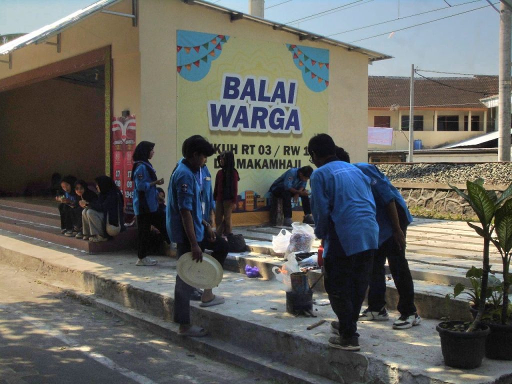 Mahasiswa Teknik Kimia UMS Latih Warga Makamhaji Olah Minyak Jelantah Jadi Produk Bernilai Guna