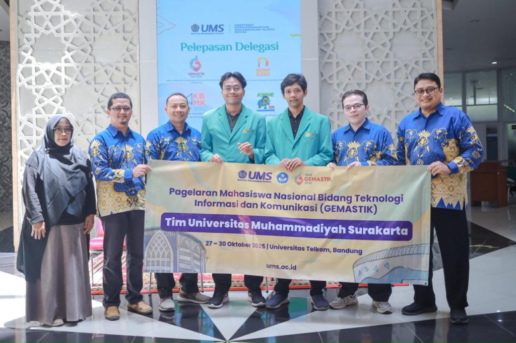Direktorat Kemahasiswaan dan Pengembangan Talenta-Inovasi (DKPTI) Universitas Muhammadiyah Surakarta (UMS) menggelar acara pelepasan lima tim mahasiswa yang akan berlaga dalam ajang Seleksi Tingkat Nasional 2025, Senin (13/10/2025), di Lobby Gedung Induk Siti Walidah Lantai 2 UMS.