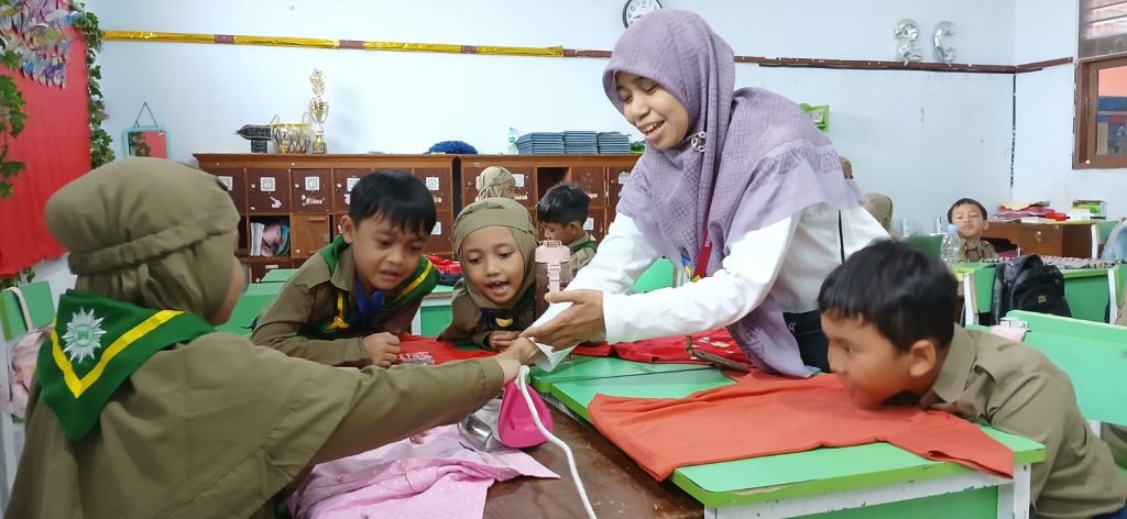 Guru Bukan Penjaga Toko, Tapi Penjemput Masa Depan