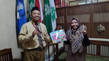 Alumni Menginspirasi, Penulis Evy Sofia Sambangi SD Muhammadiyah 1 Solo  