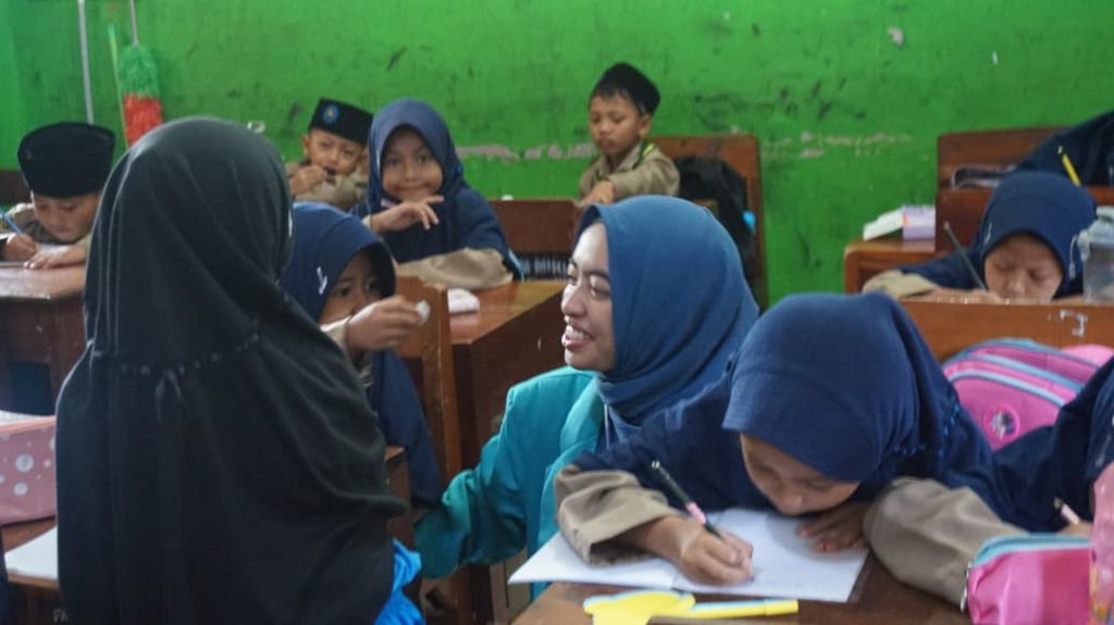 HMP IQT UMS Tebar Nilai Pendidikan dan Spiritualitas di Desa Bulu Sukoharjo