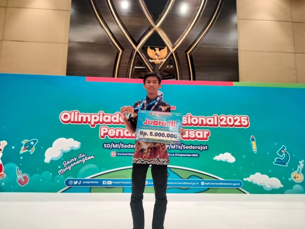 Fenomenal, Siswa SMP Muhammadiyah PK Solo Rebut Juara Nasional OSN IPS