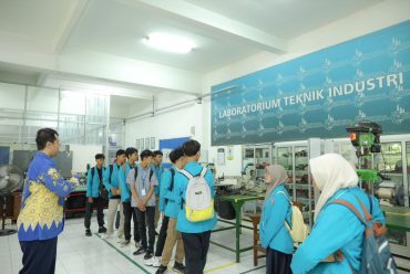 FT UMS Kenalkan Pembelajaran Kampus pada Murid SMA Peserta Sit In University