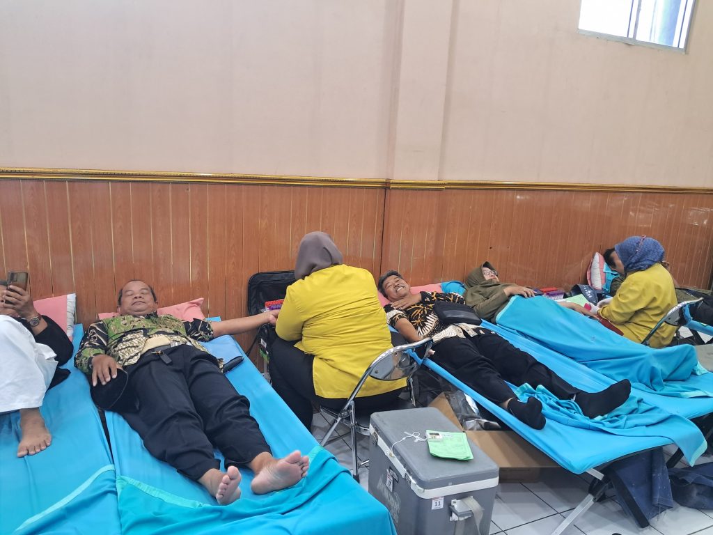 Pendonoran Darah dan Medical Check Up Awali Rangkaian Milad ke-113 Muhammadiyah di PDM Solo