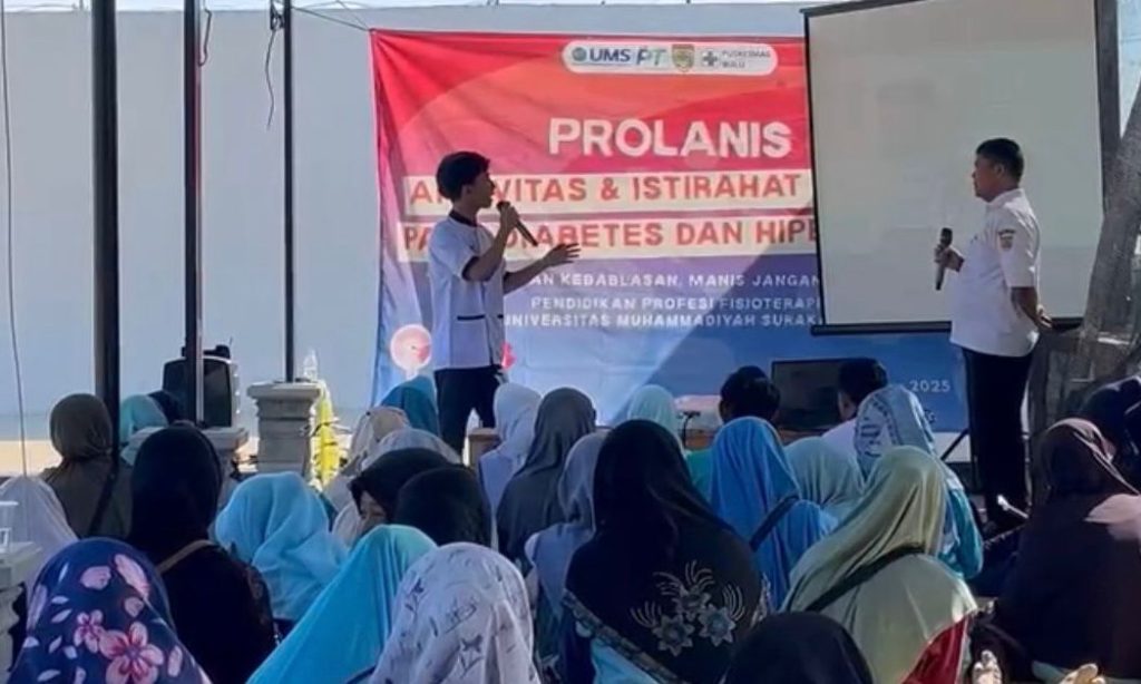 Antisipasi Komplikasi Penyakit Kronis, Fisioterapis UMS Edukasi Aktivitas Fisik Lansia dengan Prolanis