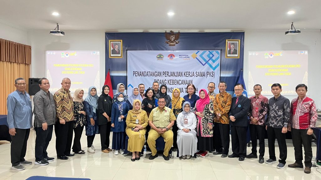 Universitas Muhammadiyah Surakarta (UMS) tengah menyiapkan sejumlah langkah strategis untuk mewujudkan desa tangguh bencana. Langkah tersebut merupakan tindak lanjut penandatanganan kerja sama bidang kebencanaan antara UMS dengan Badan Penanggulangan Bencana Daerah (BPBD) Jawa Tengah (Jateng) pada Senin (29/9/2025).