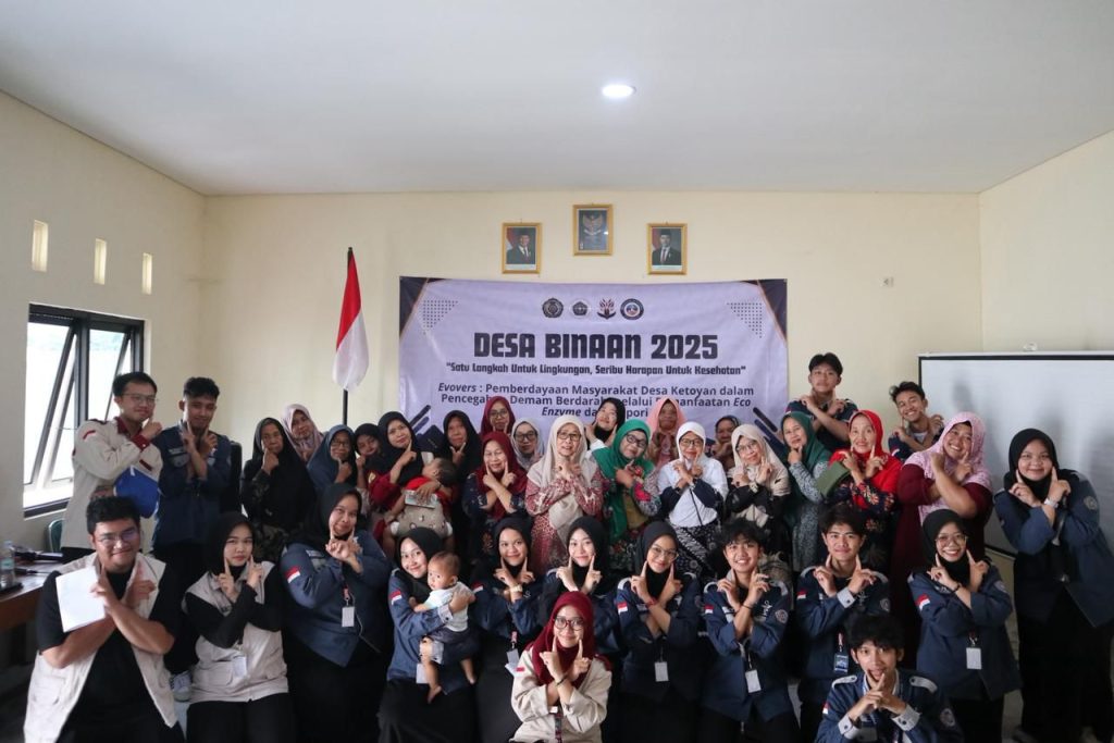 Badan Eksekutif Mahasiswa (BEM) Fakultas Farmasi Universitas Muhammadiyah Surakarta (UMS) melalui program Desa Binaan 2025. Program itu merupakan bagian dari Penelitian dan Pengabdian Ormawa 2025 yang digelar di Desa Ketoyan, Kecamatan Wonosegoro, Kabupaten Boyolali, Jawa Tengah.