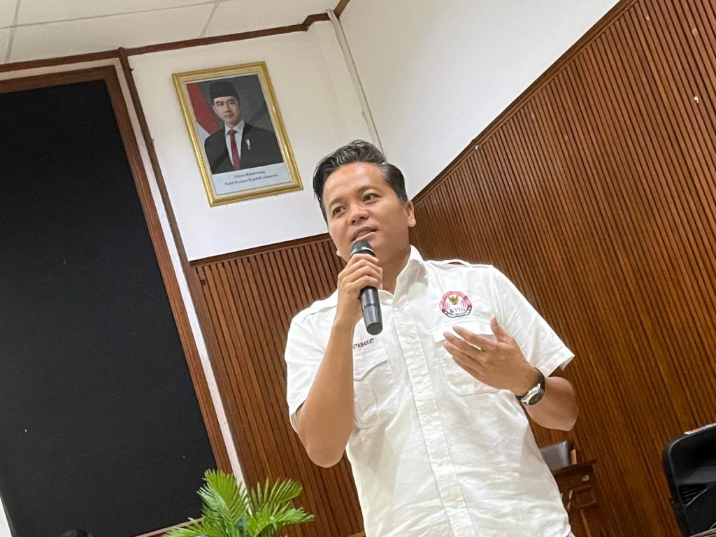 Komisi Penyiaran Indonesia Daerah (KPID) Jawa Tengah sukses gelar KPID Goes to Campus UMS yang bertemakan “Cakap Bermedia, Kritis Bersuara”. Kegiatan ini dilaksanakan pada Selasa, (7/10/2025) di Gedung J Seminar 1 Fakultas Komunikasi dan Informatika (FKI) Universitas Muhammadiyah Surakarta (UMS) yang dihadiri sekitar 100 peserta.