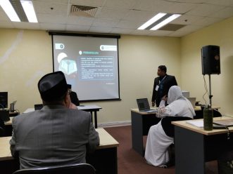 Keimanan Jadi Fondasi Karakter Pendidikan: Gagasan Mahasiswa S3 UMS di Seminar Internasional Brunei