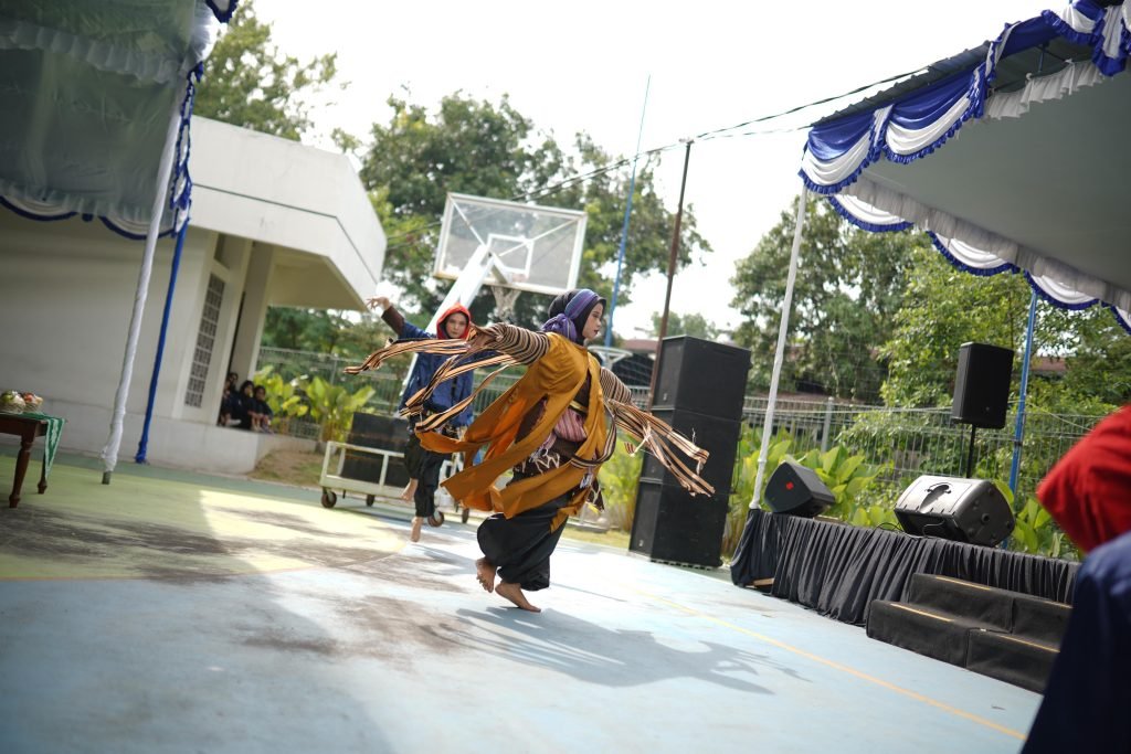 Universitas Muhammadiyah Surakarta (UMS) menggelar Ekspo Unit Kegiatan Mahasiswa Universitas (UKM-U) di Griya Mahasiswa UMS Kampus I, Sabtu (4/10/2025).