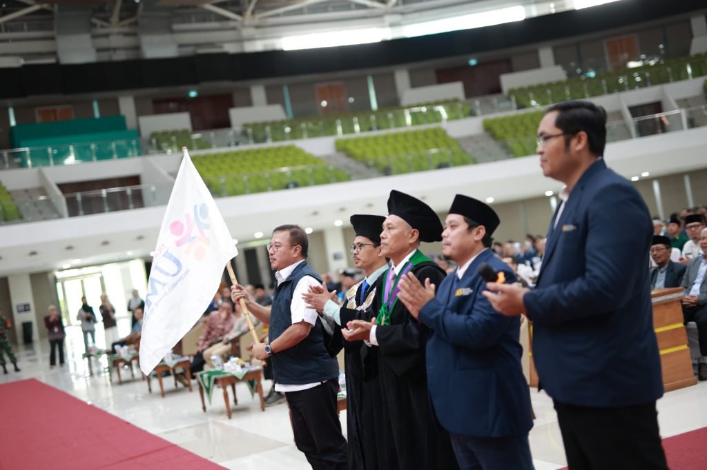 Perkuat Jaringan Global, IKA UMS Kukuhkan 30 Direktur Wilayah dan 10 Duta Luar Negeri