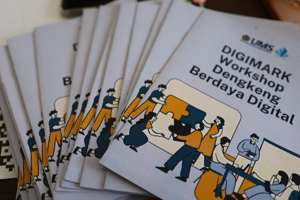 Unit Kegiatan Mahasiswa PRISMA Universitas Muhammadiyah Surakarta (UMS) pada tanggal 30-31 Agustus 2025 melakukan Pengabdian Masyarakat di Dusun Dengkeng, Desa Tohkuning, Kecamatan Karangpandan, Kabupaten Karanganyar. Program ini ditujukan untuk meningkatkan keterampilan dan pemahaman para pelaku usaha di Dusun Dengkeng