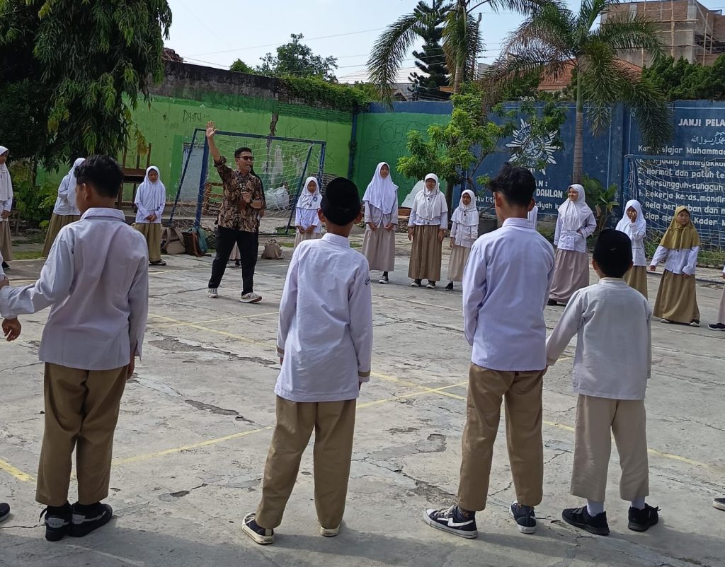 SD Muhammadiyah 14 Solo mengadakan kegiatan School Tour ke MTs Muhammadiyah Solo pada Rabu, (15/10/2025). Acara ini hendak memberikan wawasan dan motivasi kepada siswa kelas VI yang akan melanjutkan ke jenjang pendidikan yang lebih tinggi,