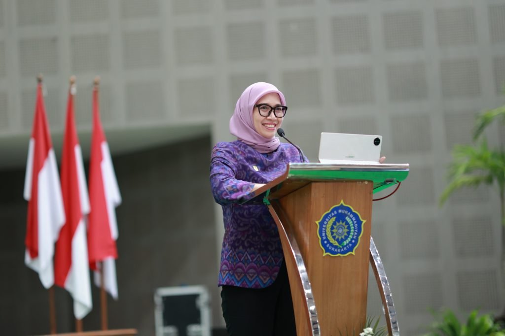 Bertepatan Hari Jadi ke-67, Universitas Muhammadiyah Surakarta (UMS) menerima bantuan berupa fasilitas Stasiun Pengisian Kendaraan Listrik Umum (SPKLU) dan unit Mini Remote Terminal Unit (RTU) sistem Supervisory Control And Data Acquisition (SCADA) dari PT Perusahaan Listrik Negara (PLN) (Persero).