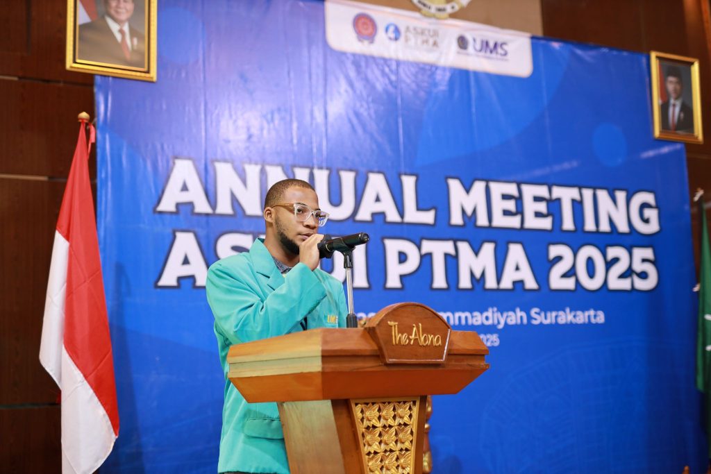 Suasana hangat dan penuh semangat budaya mewarnai pembukaan Annual Meeting Asosiasi Kantor Urusan Internasional Perguruan Tinggi Muhammadiyah dan ‘Aisyiyah (ASKUI PTMA) 2025 yang digelar di Hotel Alana, Senin–Rabu (20–22/10/2025).
