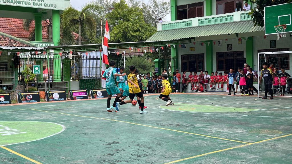Suasana meriah tampak memenuhi halaman dan arena Sport Center SMP Muhammadiyah 7 Solo pada gelaran Milad ke-41 sekolah tahun 2025. Rangkaian acara milad tahun ini dilaksanakan mulai Senin-Kamis (20-23/10/2025).