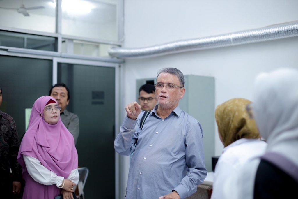 Tim peneliti Universitas Muhammadiyah Surakarta (UMS) berhasil mendapatkan pendanaan Riset Produktif (RISPRO) Invitasi Inklusivitas dari Lembaga Pengelola Dana Pendidikan (LPDP) dengan nilai mencapai Rp3,4 miliar.