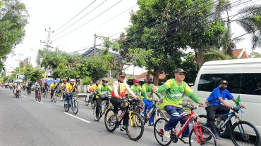Semarakkan Milad ke-113 Muhammadiyah, Ratusan Peserta GowesMu Keliling Kota Solo