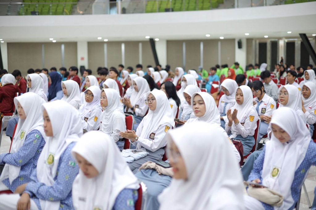 Ribuan Siswa SMA/SMK se-Solo Raya Ikuti Roadshow Beasiswa OSC 2026 di UMS