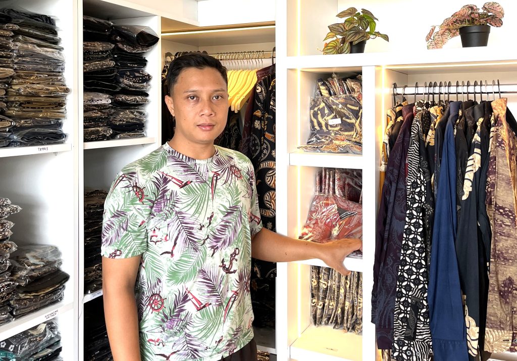 Kisah Asa Ahmad Din Membangun Asa Melalui Butik Halmartex