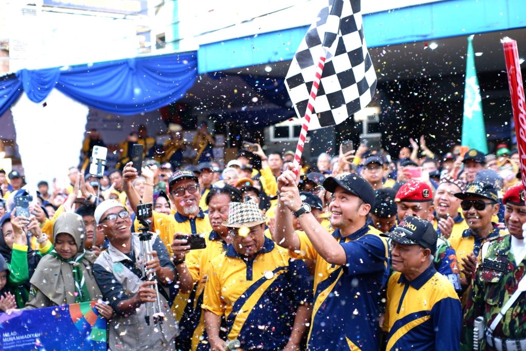 Wali Kota Solo, Respati Ardi, Lepas 5.000 Peserta Jalan Sehat Milad ke-113 Muhammadiyah